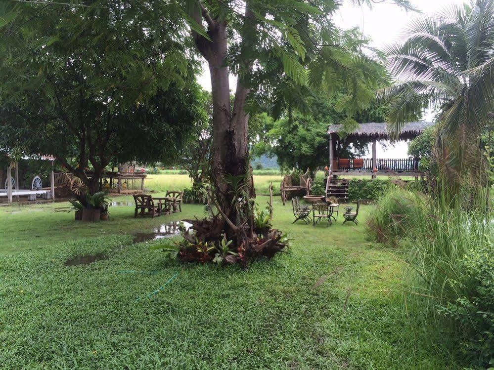 Wanlapa Farmstay Ban Khok Krathiam Exterior photo
