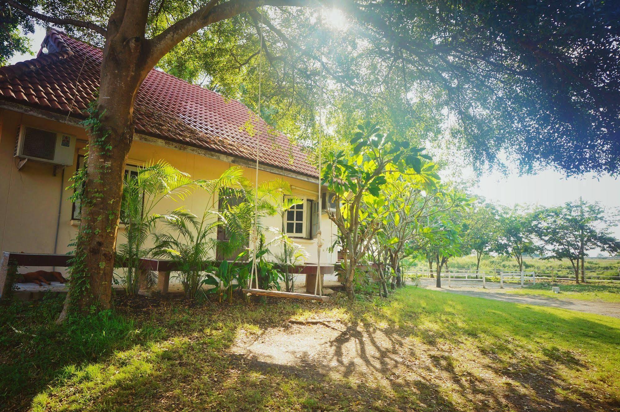 Wanlapa Farmstay Ban Khok Krathiam Exterior photo