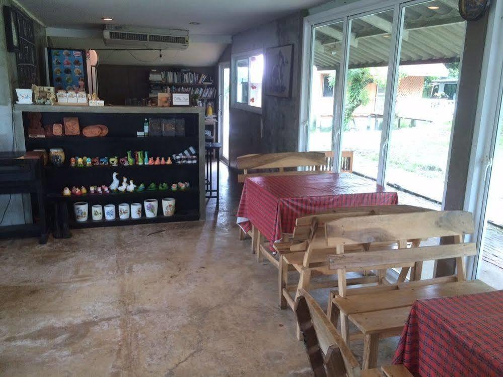 Wanlapa Farmstay Ban Khok Krathiam Exterior photo